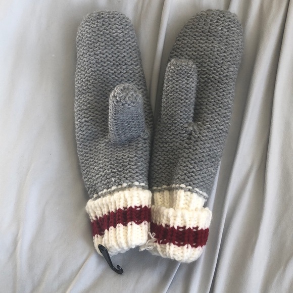 New Grey Mittens - Picture 2 of 5